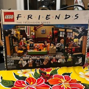 LEGO 21319 Ideas Central Perk Building Kit FRIENDS Opened never assembled.